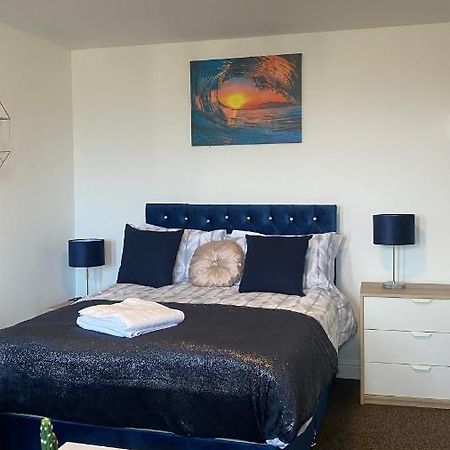 Apartamento Bv Cosy Studio Eleven At Deighton Huddersfield Exterior foto